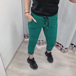 Pantalon coton 7/8 vert porté face