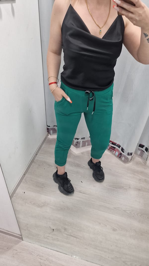 Pantalon coton 7/8 vert porté face